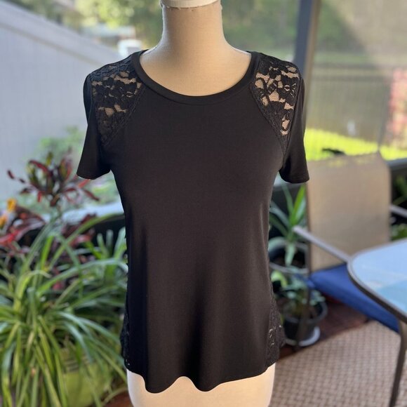 Express Lace Accented Blouse on Shoulder and Side Hem Black Size S/P.‎ - Picture 1 of 6